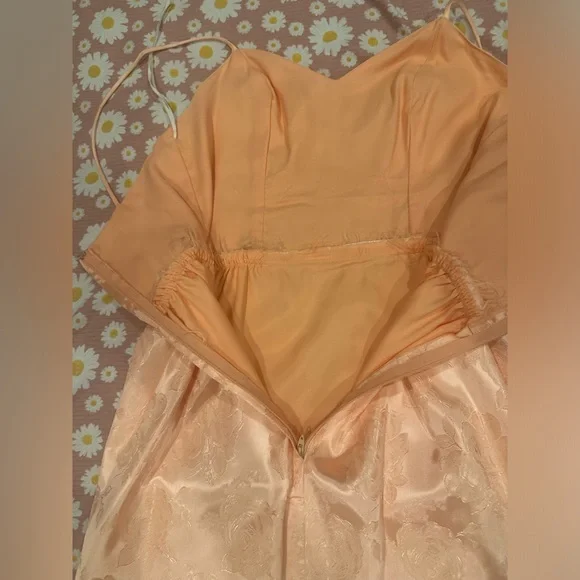 True Vintage Peach Floral Satin Dress - Picture 10 of 17